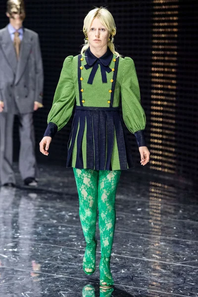 Look 40